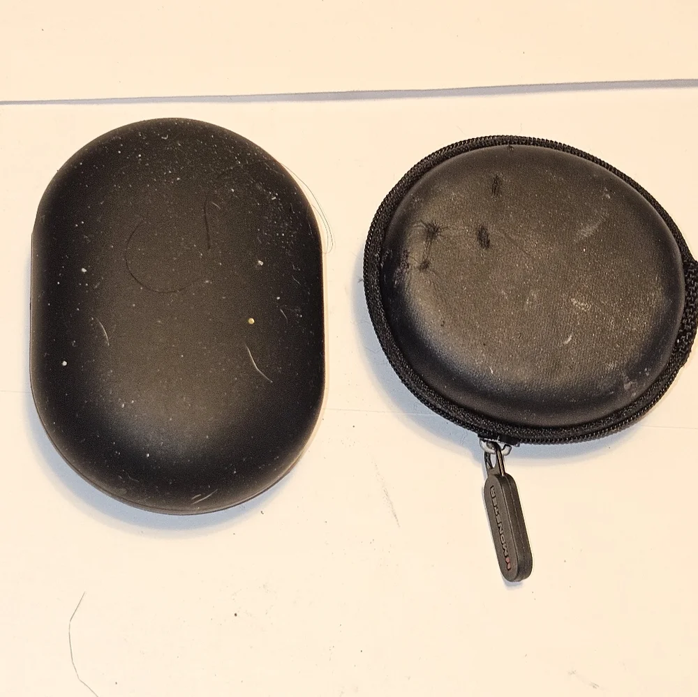 BEATS Black‎ Shell Earbud CaseS Lot Of 2!